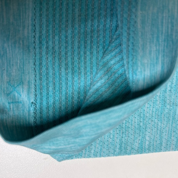 lululemon athletica Men's Teal and Navy Short Sleeve Tees - Picture 8 of 16